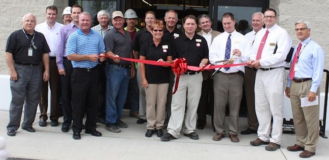 Cash Wise celebrated its Watford N.D., grand opening July 17.