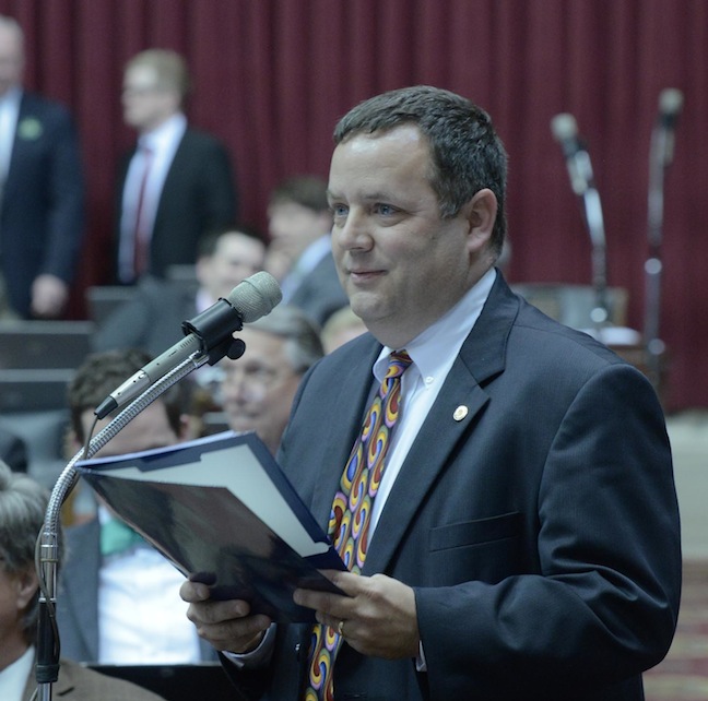 State Rep Shaul Of Missouri Grocers Association Receives Fmi Public - dan shaul on the floor of the missouri house of representatives