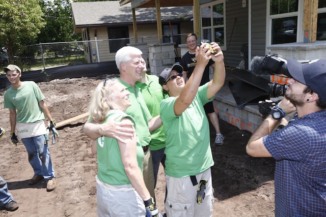 Ed Crenshaw spent his final day as Publix's CEO volunteering with company associates.