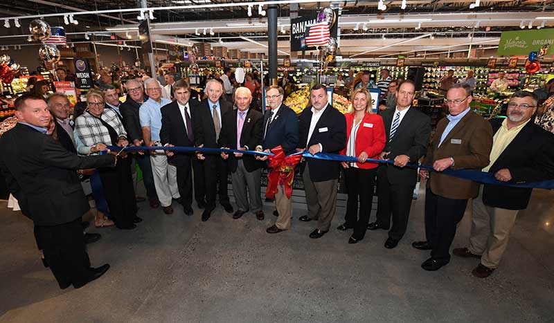 Stop & Shop leaders cut the ribbon on the new Litchfield, Connecticut, store.