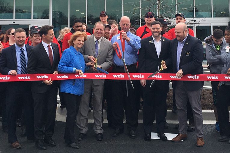 Fullerton MD Weis ribbon cutting