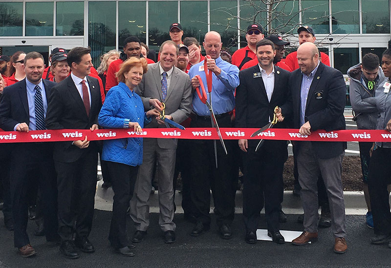 Fullerton MD Weis ribbon cutting