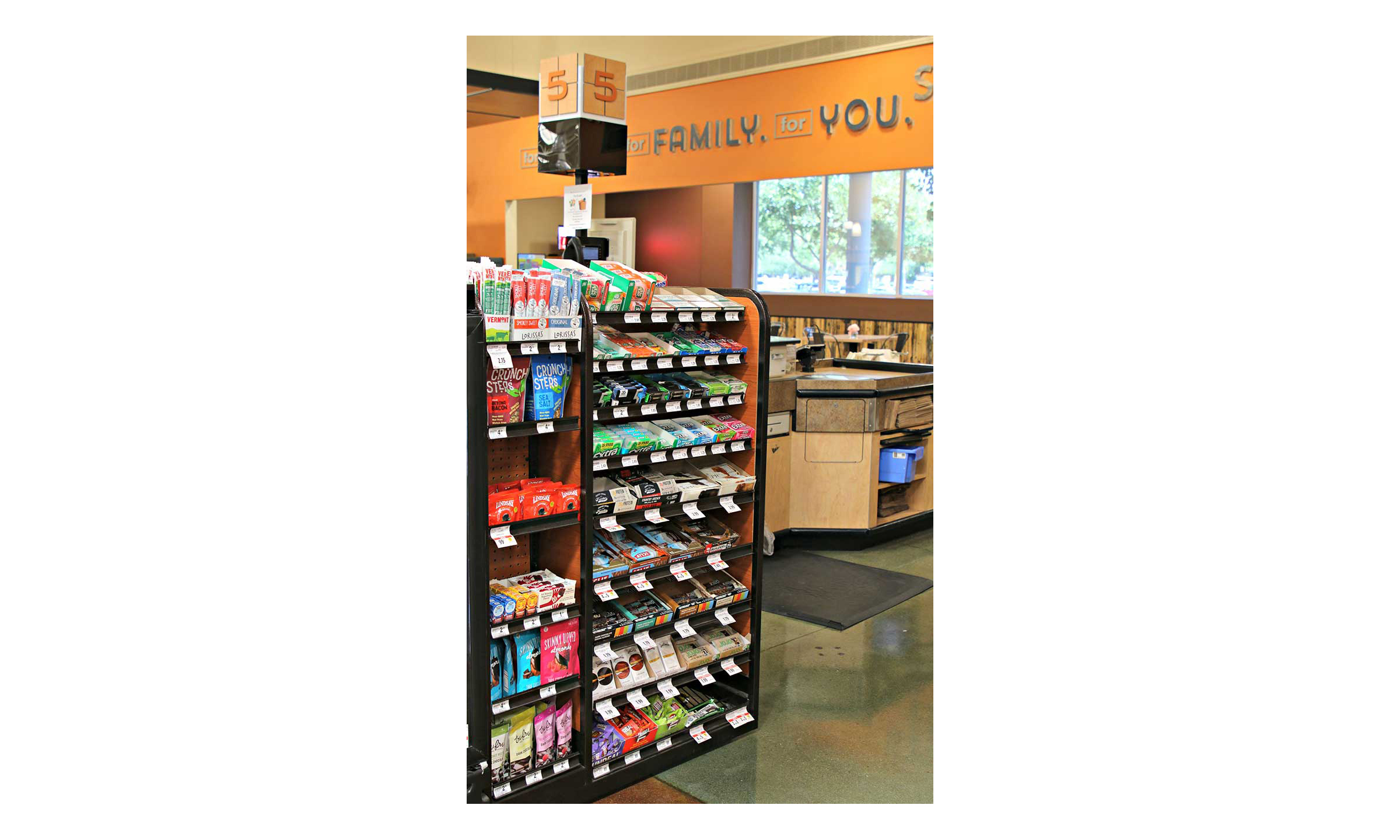 A better-for-you Raley's check stand