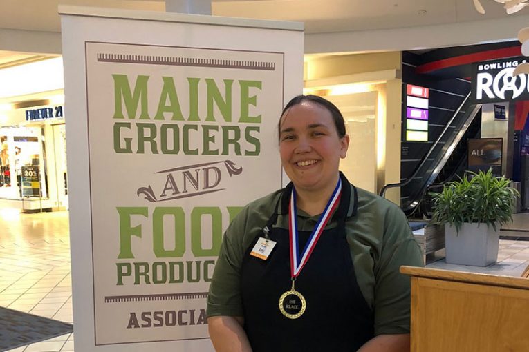 MGFPA best bagger Amy Taylor, Shaw's