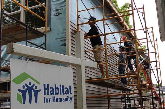 SpartanNash Habitat for Humanity volunteers