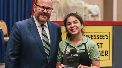 Best Bagger TN Sabrina Martinez, Publix