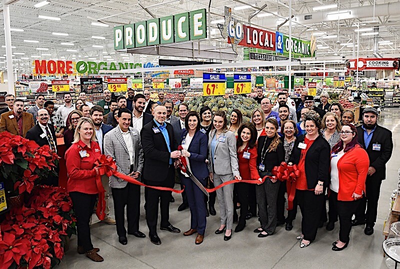 H-E-B Harper's Trace ribbon cutting