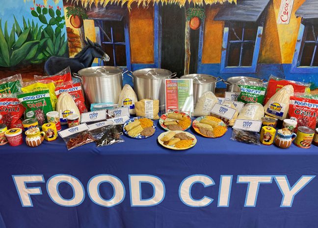 Food City tamale-making