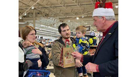 Meijer customers receiving holiday shopping sprees