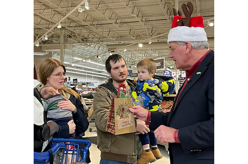 Meijer customers receiving holiday shopping sprees