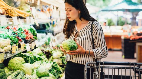 independent grocers June 2023 produce shopper preferences