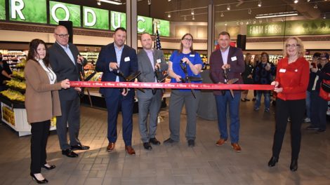 Tops' Niagara Falls store ribbon cutting