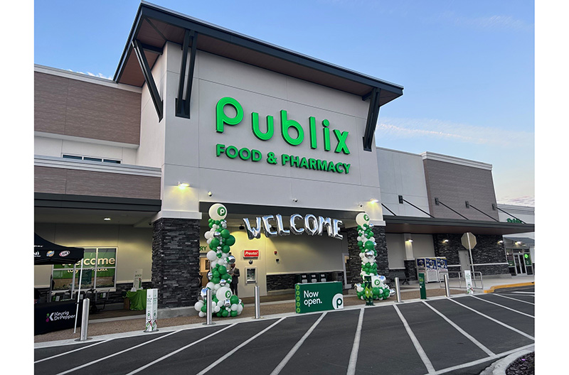 exterior of Publix store in Parrish, Florida