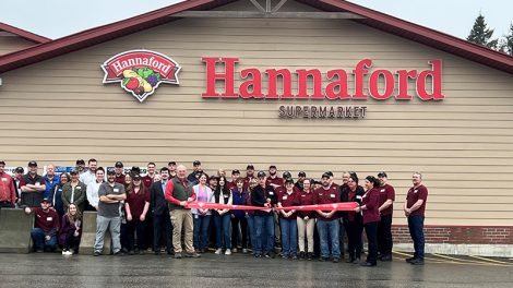 Hannaford Fort Kent Ribbon Cutting