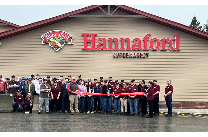 Hannaford Fort Kent Ribbon Cutting