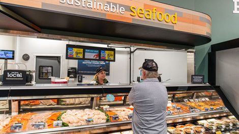 image of a Hannaford Supermarkets seafood case