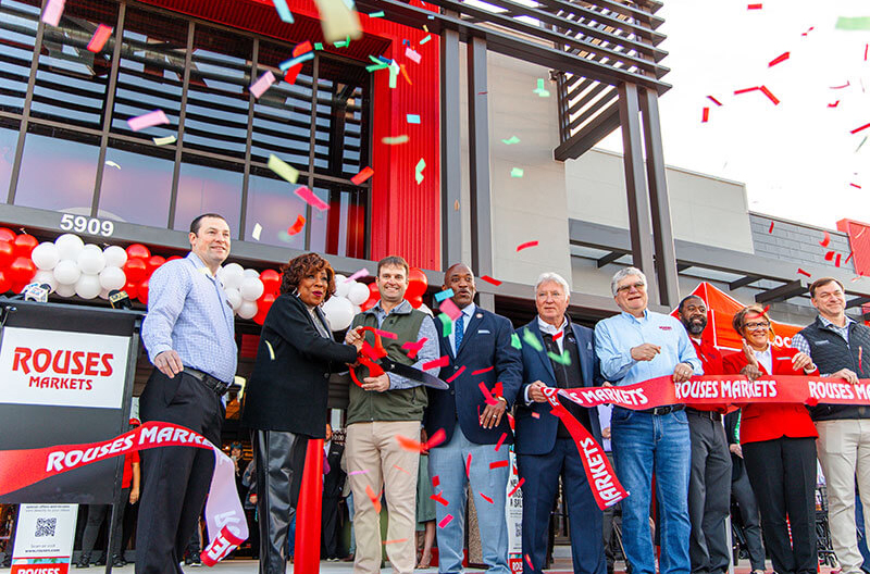 image of Rouses Market ribbon cutting