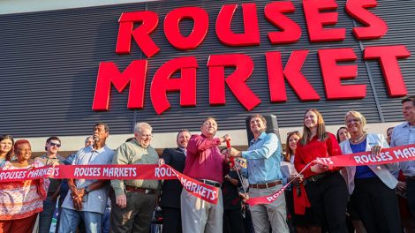 image of Rouses ribbon cutting for new Mississippi store