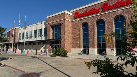 image of exterior of a Brookshire Brothers grocery store