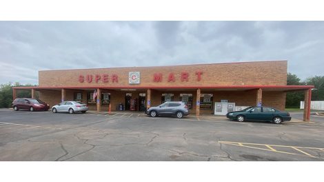 image of exterior of Super C Mart in Noble, Oklahoma