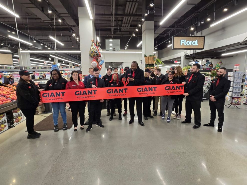 The Giant Co. Celebrates Store Opening In Philadelphia