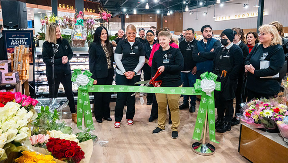 photo of The Fresh Market ribbon cutting for its Northbrook, Illinois location