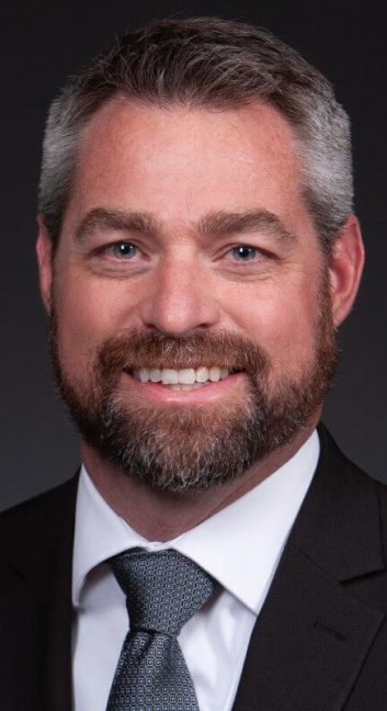headshot of Brian Earnest