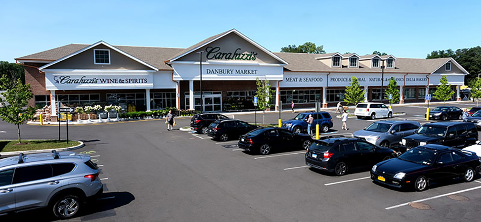 image of exterior of Caraluzzi's Market in Danbury, CT