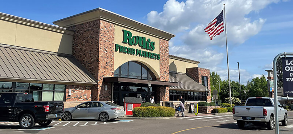 image of exterior of Roth's Fresh Markets location