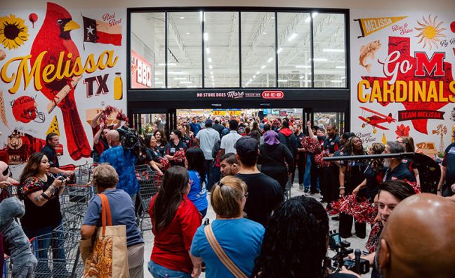 image of entrance to H-E-B Melissa store
