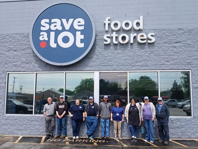 exterior photo of Save A Lot in Vincessnes, Indiana