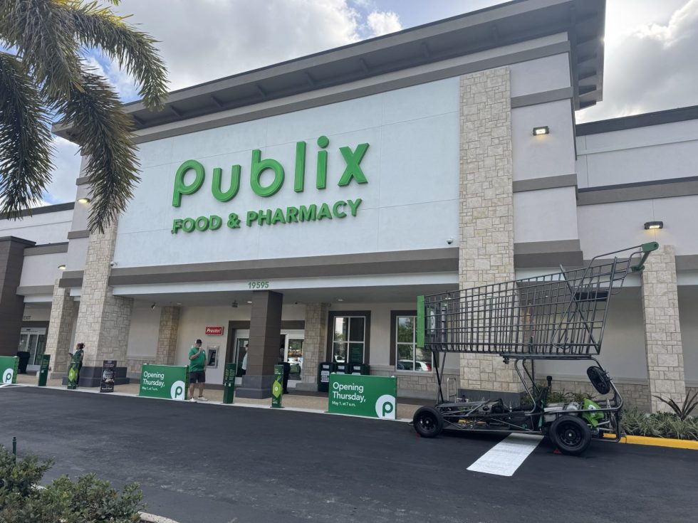Exterior of the Publix storefront in Boca Raton, Florida