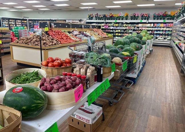 photo of the Hometown Food Center produce department