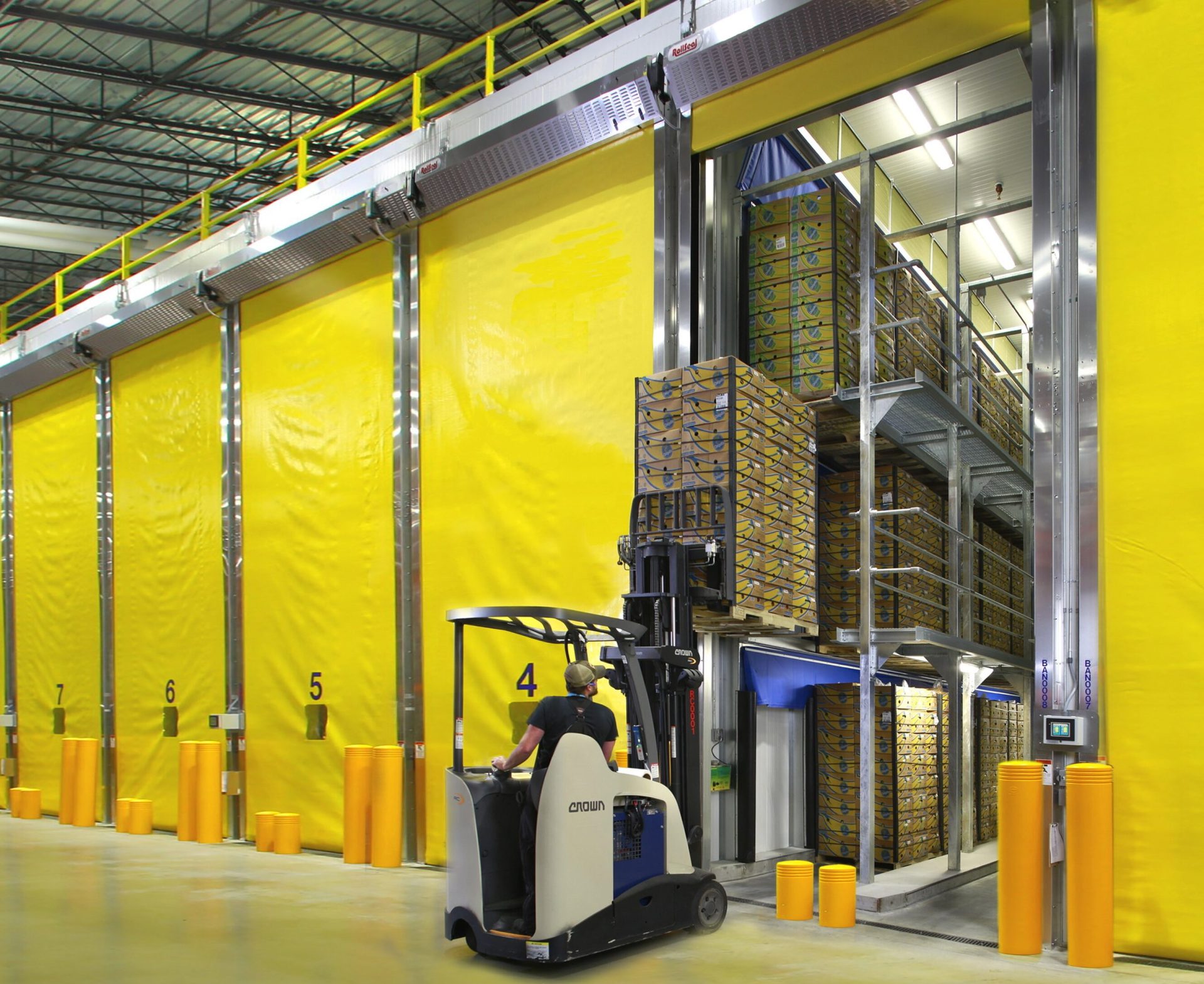 Strella's automated, AI assisted ripening technology is fully integrated with Thermal Tech's TarpLess ripening room PLC control system.