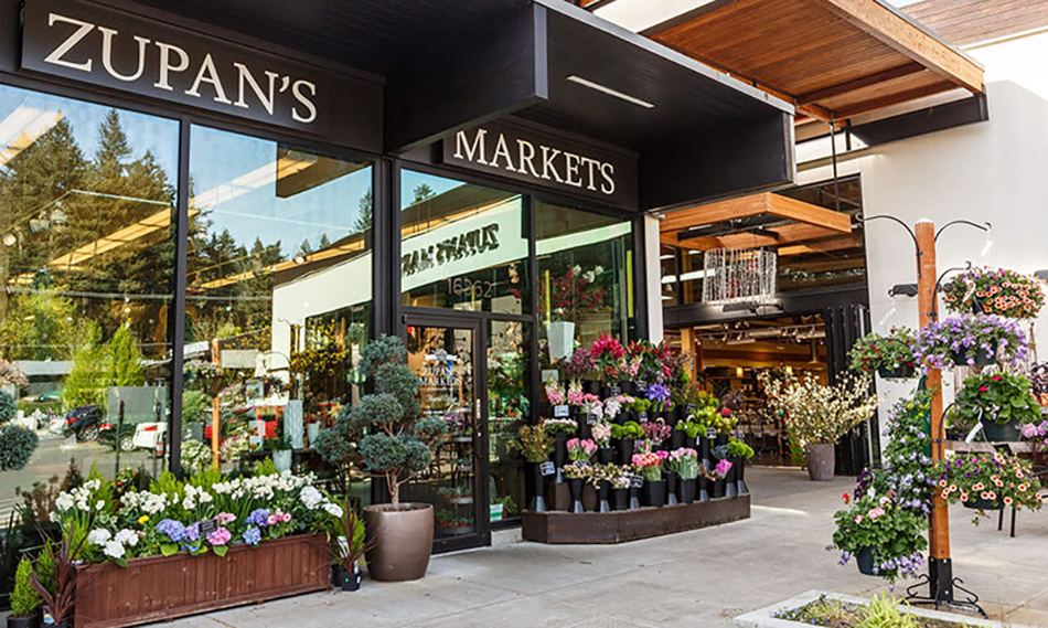 exterior photo of Zupan’s store in Lake Oswego, Oregon
