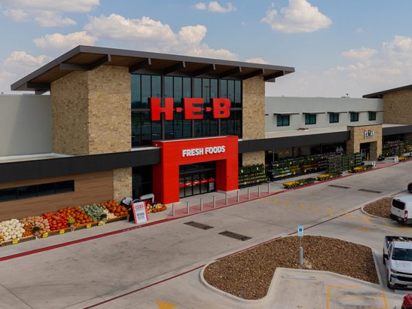 H-E-B Debuts Third Store In Georgetown, TX