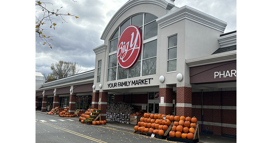 photo of exterior of BigY New Milford store