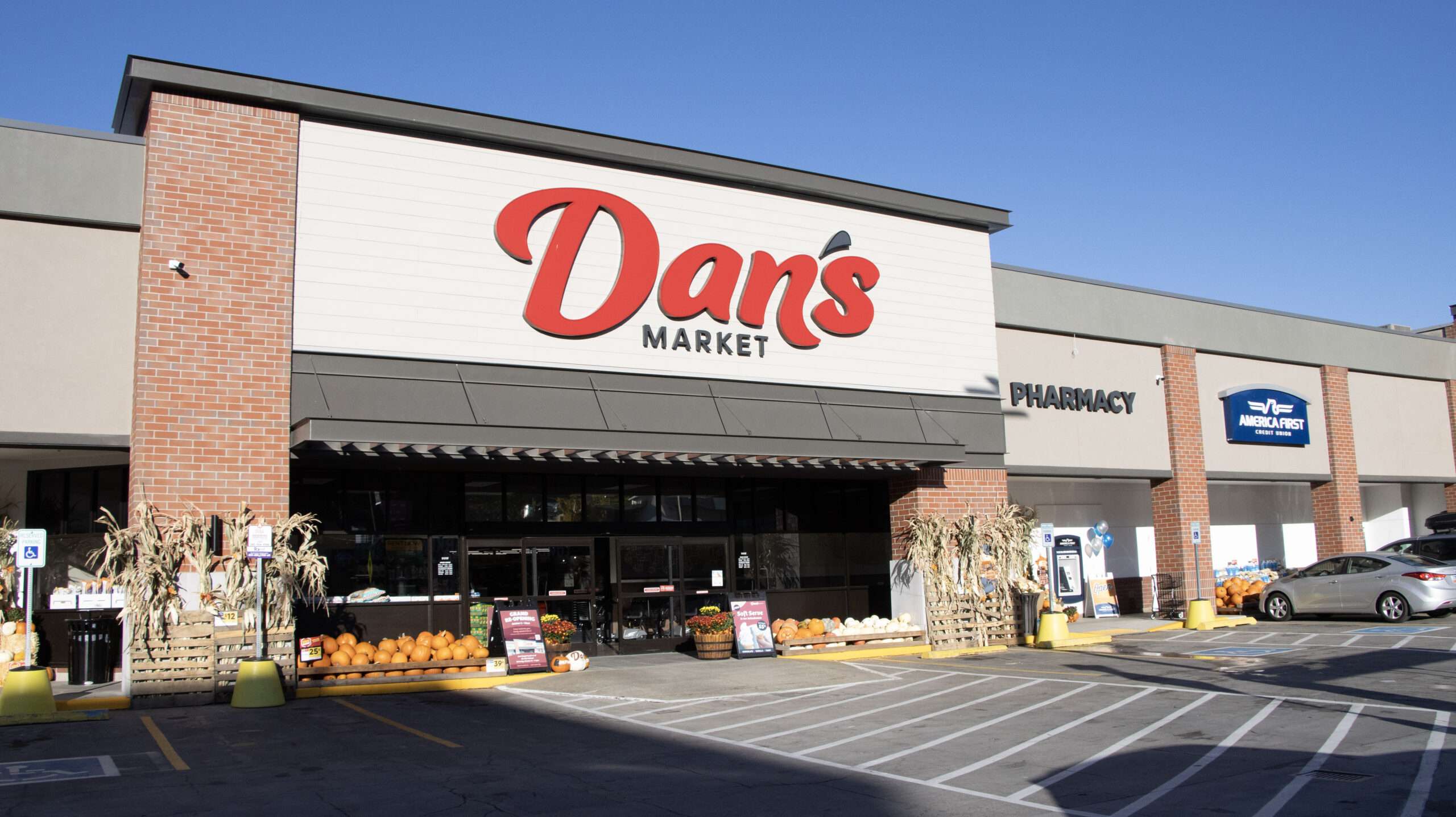 Dan's Foothill Market