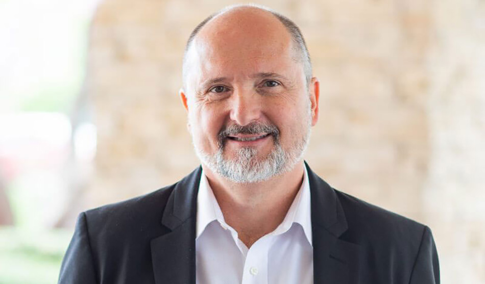 headshot of Paulo Goelzer