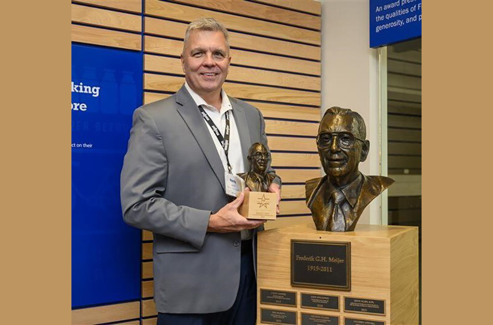 Toledo Market Director Randy Lewis is the 2025 Fred Meijer Award recipient.