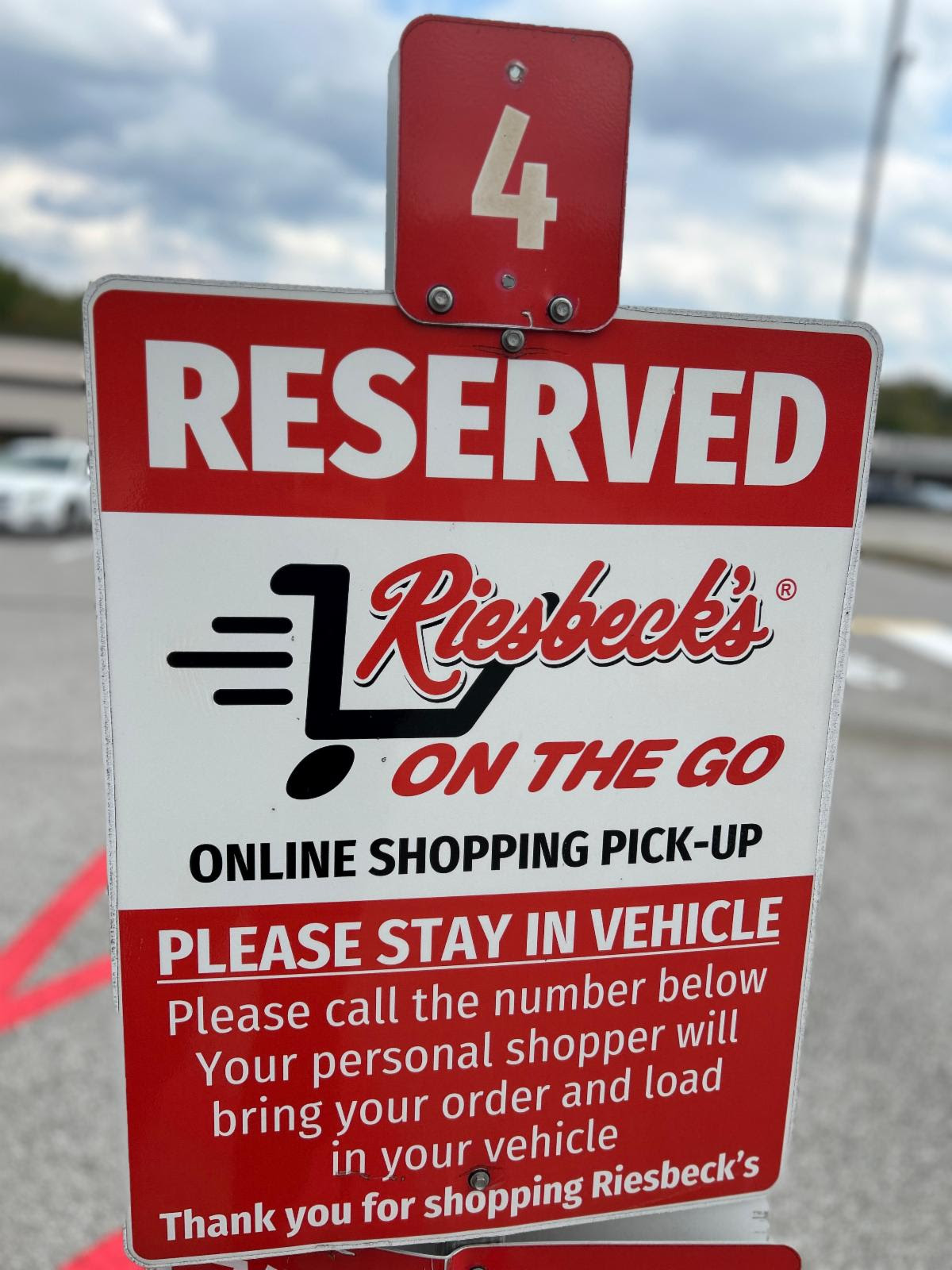 Riesbeck's Food Markets curbside pickup