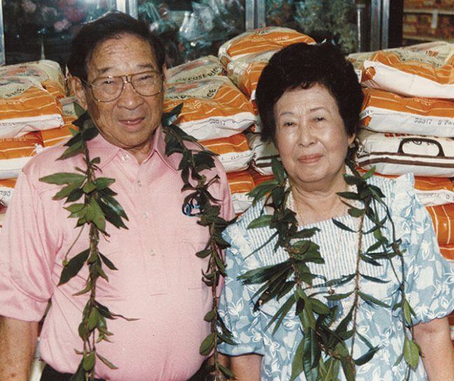 photo of Okimoto Corp.’s founders David and Betty Okimoto at the grand opening of Waianae Store’s new building in 1988