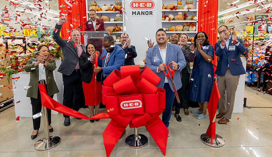 photo of ribbon cutting inside new H-E-B store in Manor, Texas