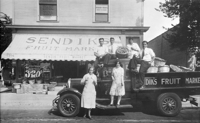 Sendik's store front