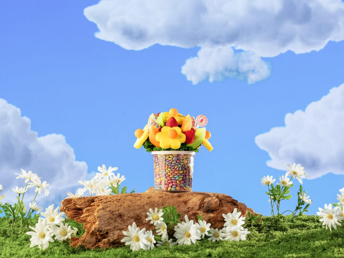 Edible Arrangements Partners With Mars On Limited-Time Candy Fruit Bouquets