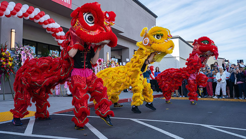 photo of dragon dancers at grand opening of H Mart in Dublin, CA