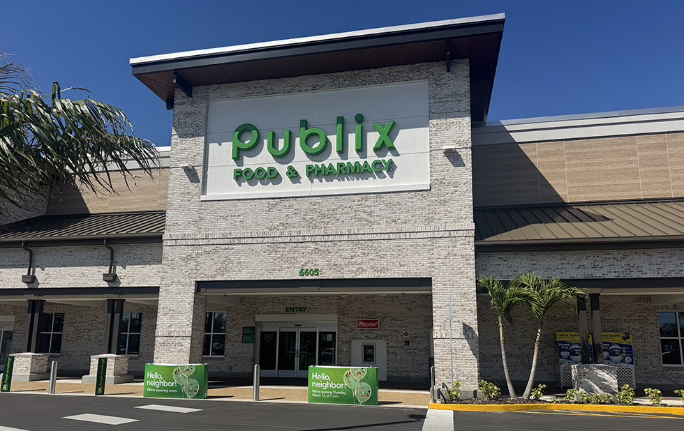 Publix store front Saint Petersburg