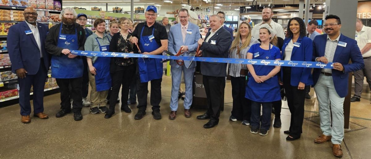 Kroger Pekin remodel ribbon cutting