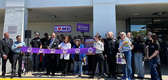 ribbon cutting at Giant Food grand reopening in Maryland