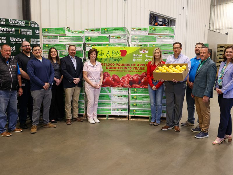 The United Family Donates 50K Pounds Of Apples For Hunger Program